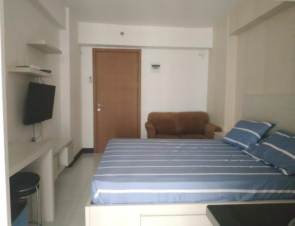 Oyo Life 92745 The Margo Monthly 2* Depok